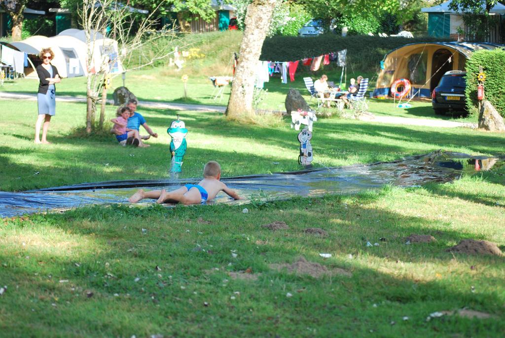 Camping Les Tournesols Sille-le-Guillaume ภายนอก รูปภาพ