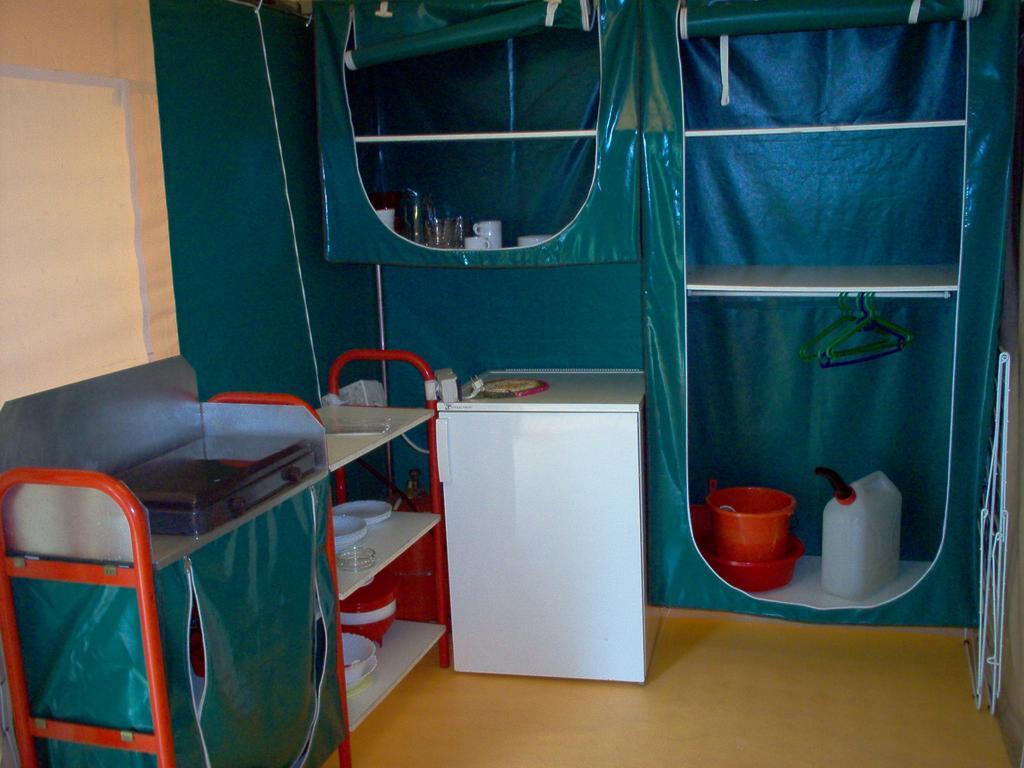 Camping Les Tournesols Sille-le-Guillaume ภายนอก รูปภาพ