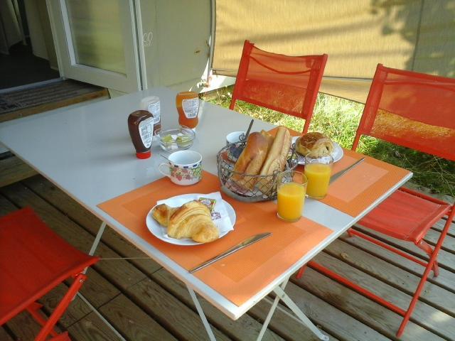 Camping Les Tournesols Sille-le-Guillaume ภายนอก รูปภาพ