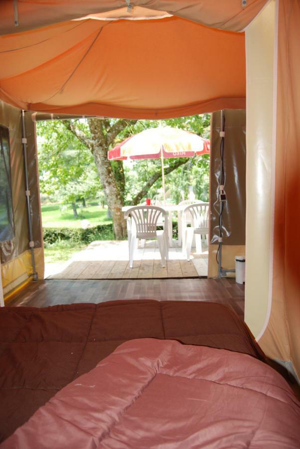 Camping Les Tournesols Sille-le-Guillaume ภายนอก รูปภาพ