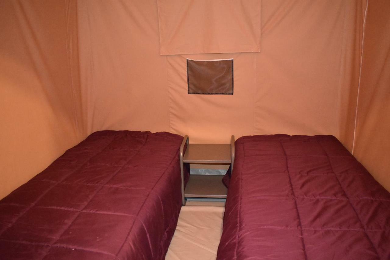 Camping Les Tournesols Sille-le-Guillaume ภายนอก รูปภาพ